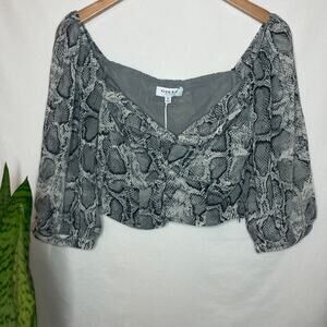 Gilli| Woman's Snakeskin printed crop top blouse